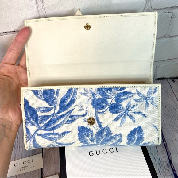 Gucci Marmont blue floral canvas wallet crossbody w/box, dust bag & bag charm - Picture 9 of 16